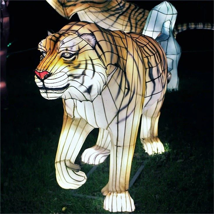 Waterproof Chinese New Year Decoration Silk Animal Lantern Light Show